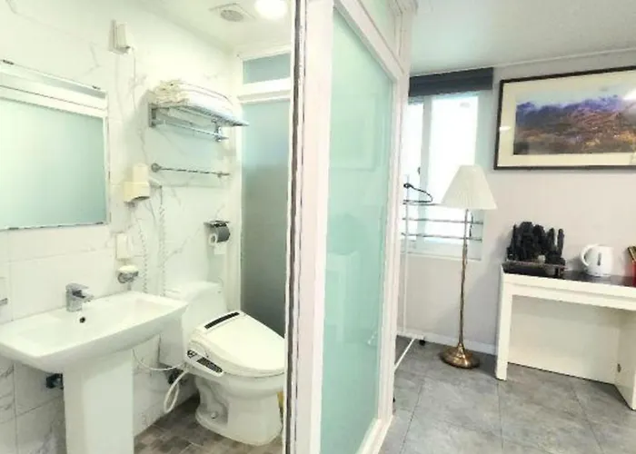 Novalus Tourist Motel 3*