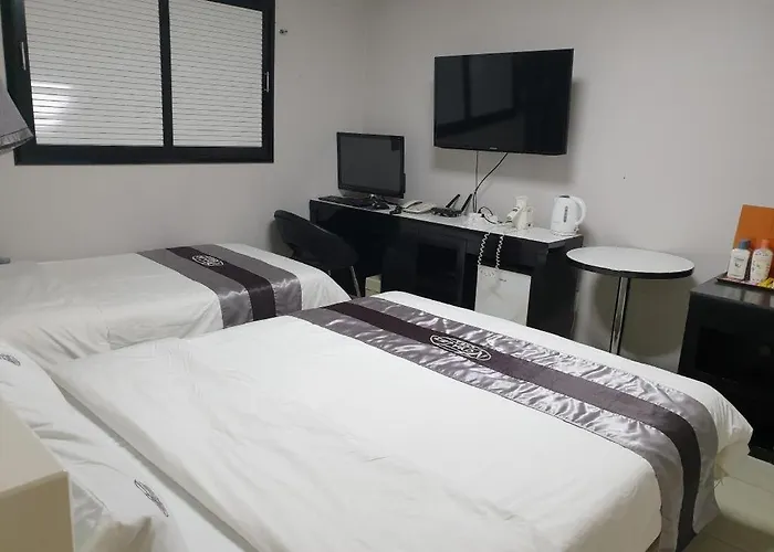 Novalus Tourist Motel 3*