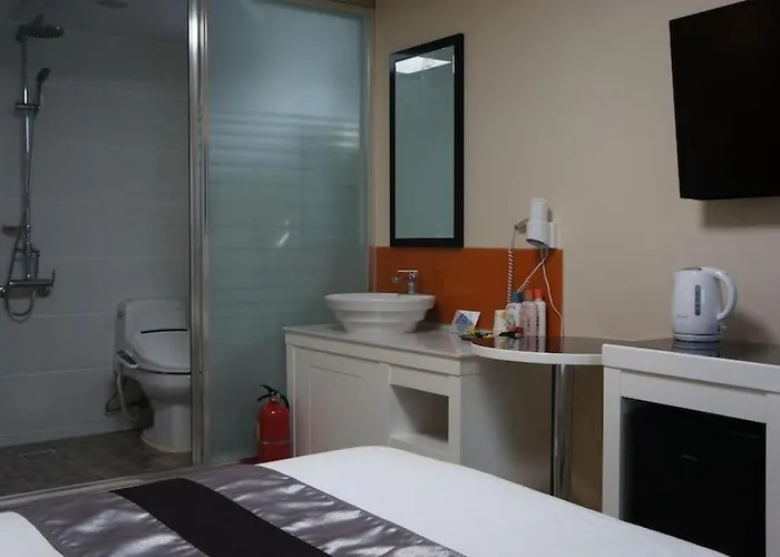 Novalus Tourist Motel 3*